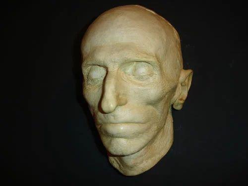 死亡面具中藏着的伟人真容是否能拆穿他们伟岸形象