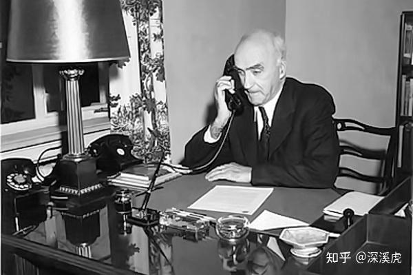 1949年8月5日,美国国务卿艾奇逊发表了《美国与中国的关系》白皮书,对