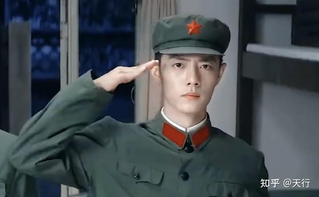 王牌部队敬礼对比