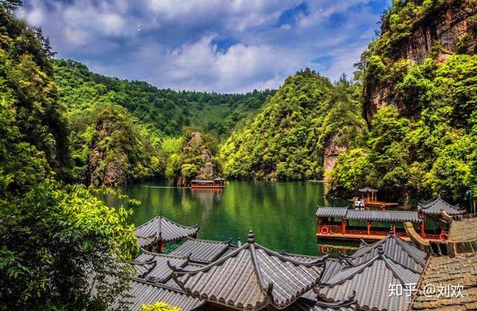 旅游景区门票价格是否合理 v2-ce650f7deab9d8f604c68302a9368d88_r.jpg