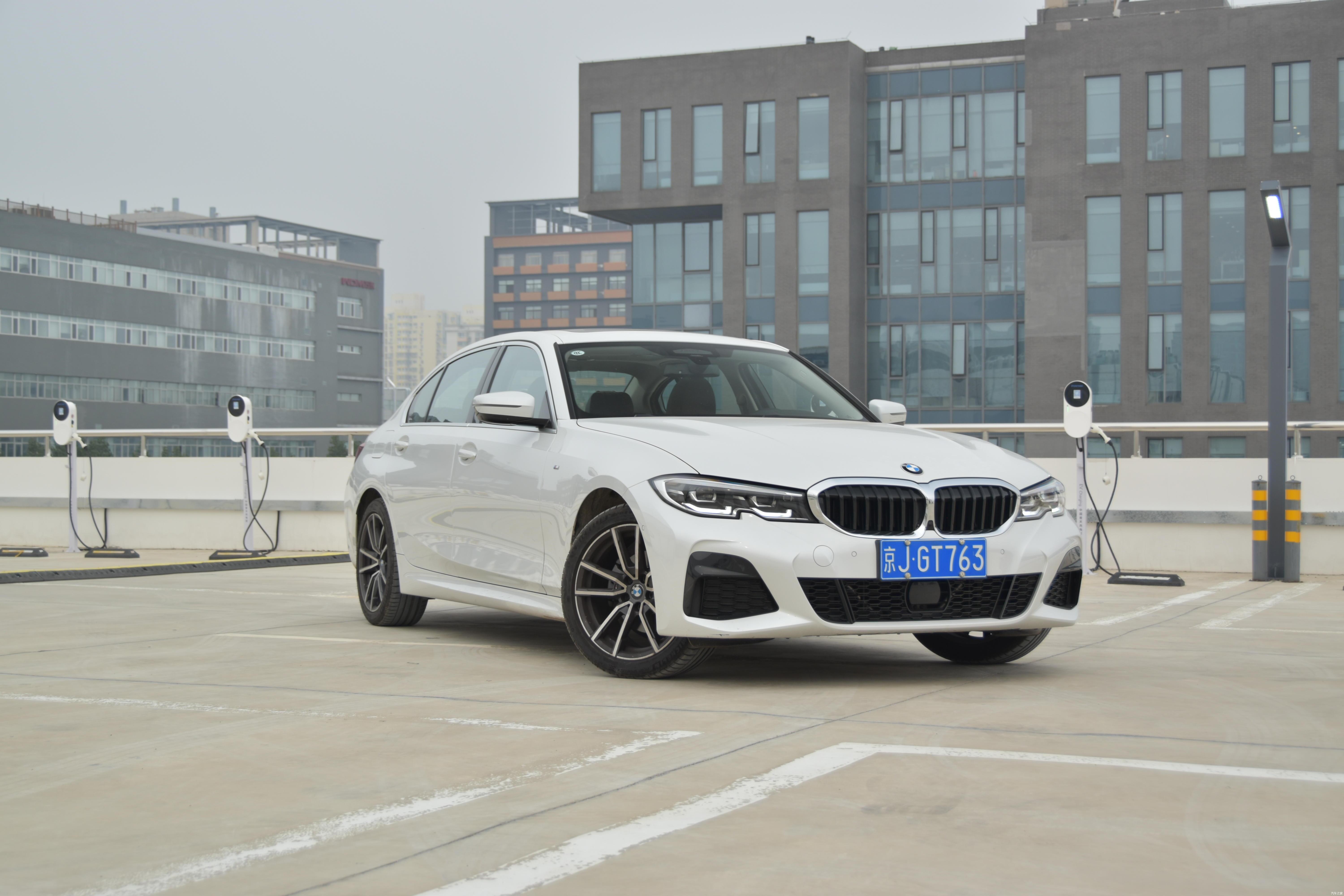 试驾2020款宝马320li30万的选择有很多这次我选ta