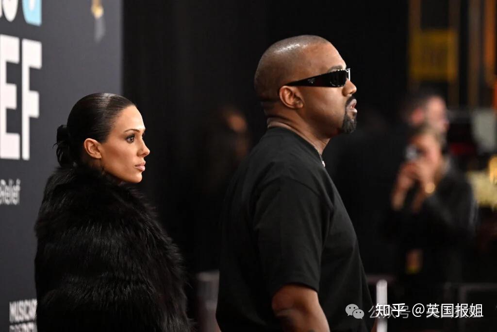 炸!侃爷老婆首发声,称“自愿穿透明出街,我疯狂爱他!” - 知乎