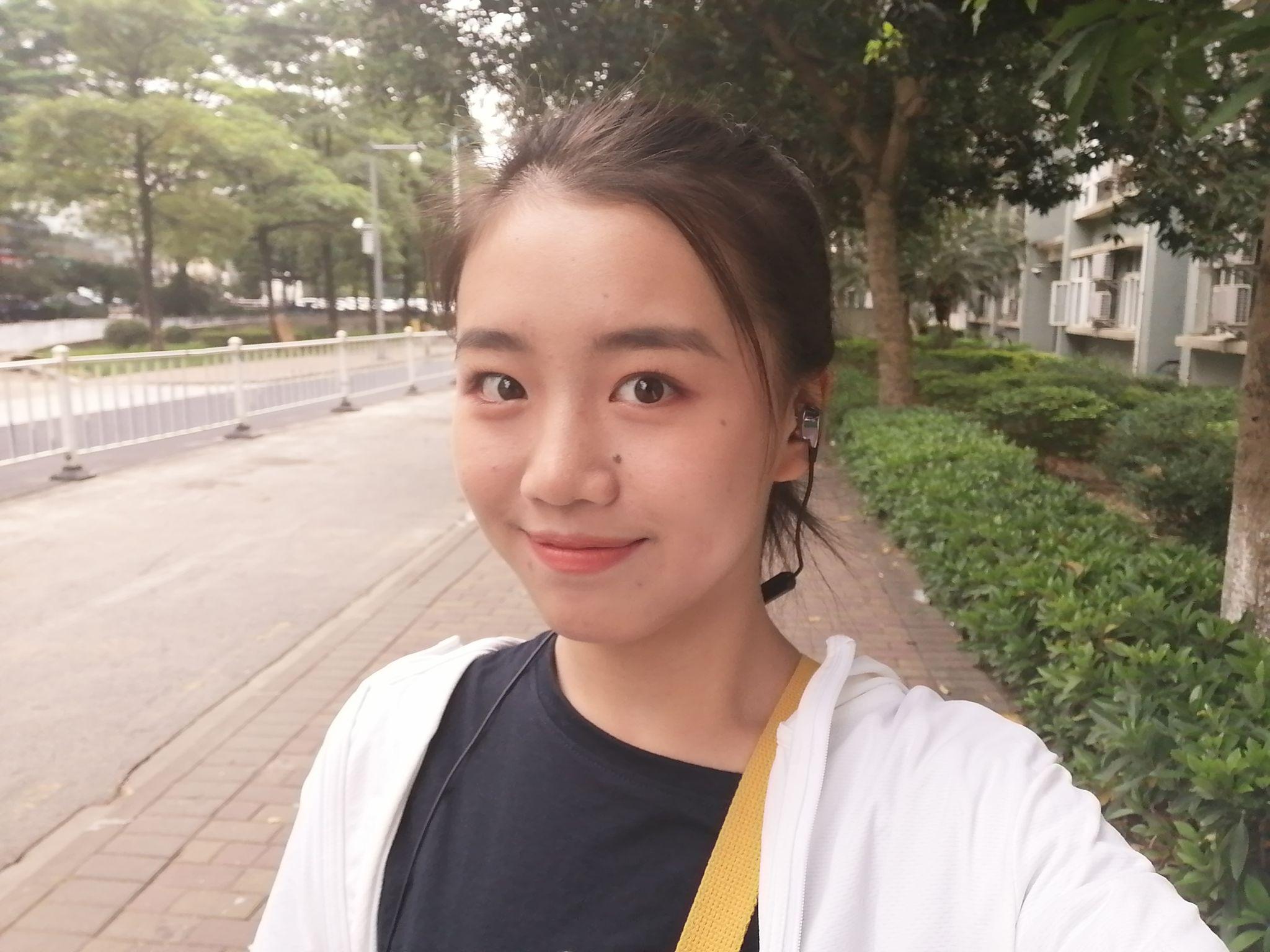 会不会有女生把自己化妆加美颜相机拍的照片当成自己真正颜值