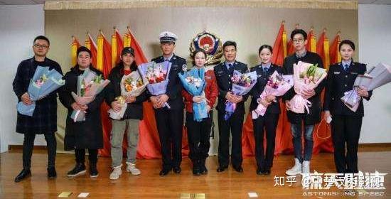 第一部是《极速营救》已经在腾讯上映,该电影讲述了少女思佳遭遇连环