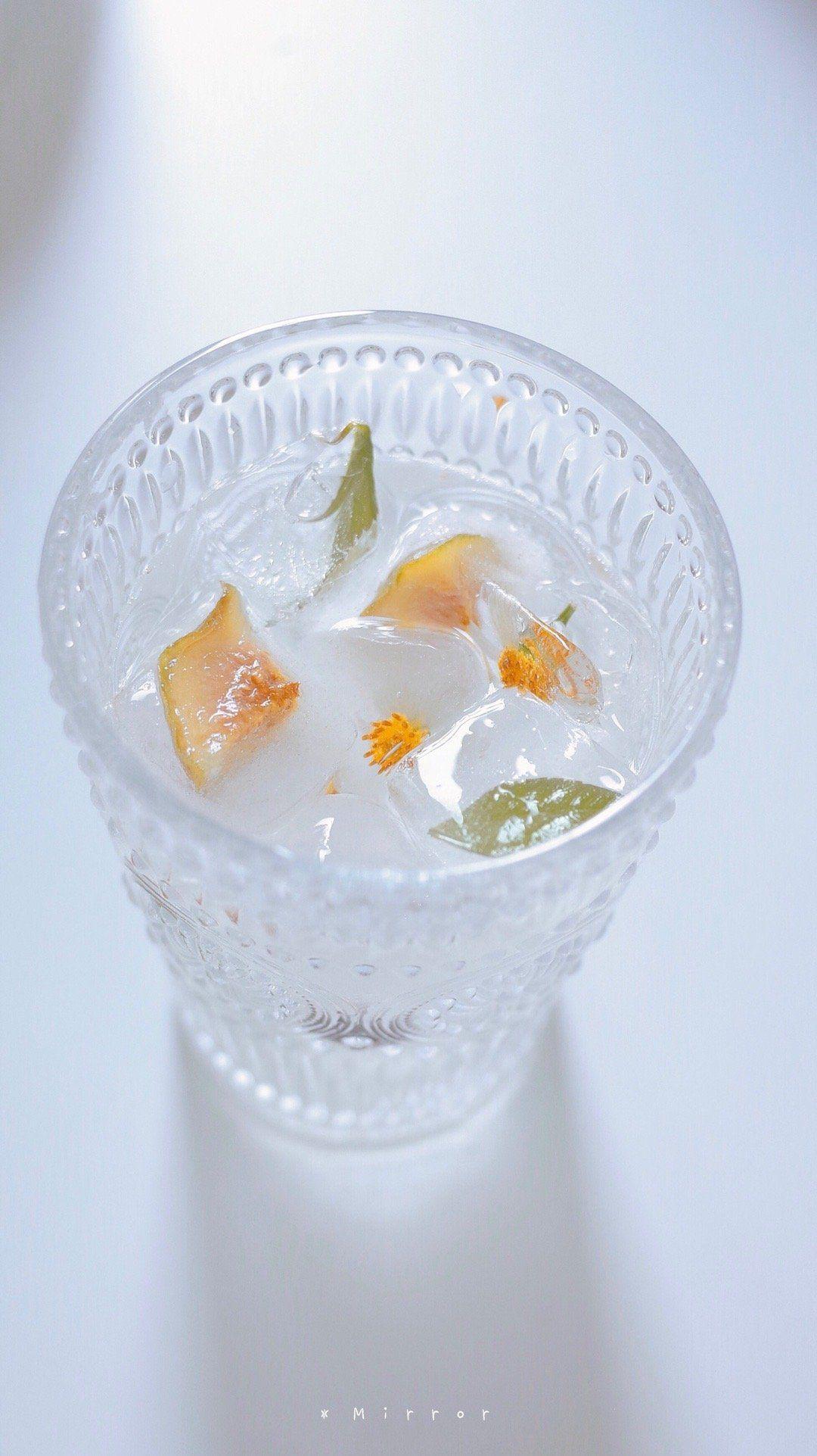 有什么美到极致的绿色壁纸?(绿色壁纸好看卡通动漫)