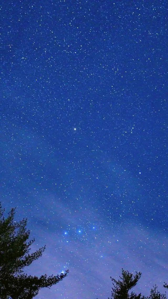 可以给我分享一些天空星辰之类的壁纸吗