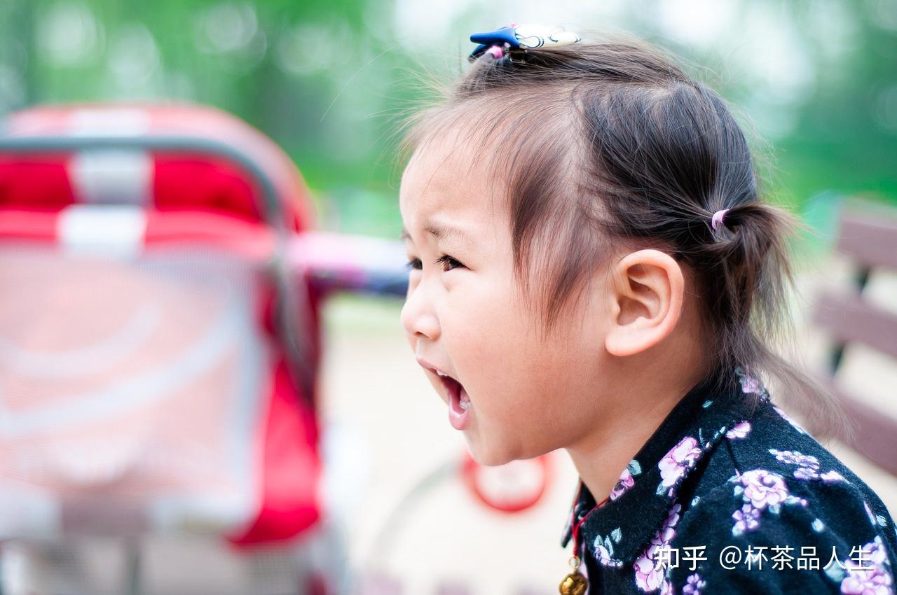 如何看待孩子在公共场合的吵闹行为? - 知乎