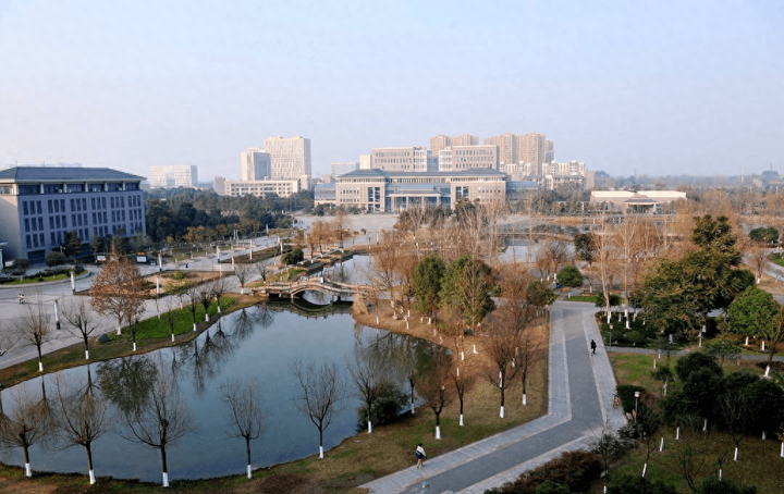 成都医学院新都校区好吗?