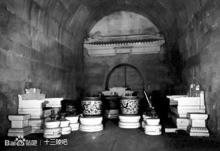 [图说]古今影像大明十三陵－－十五，明神宗万历帝朱翊钧定陵之开放的皇陵-明十三陵背后的帝王传奇