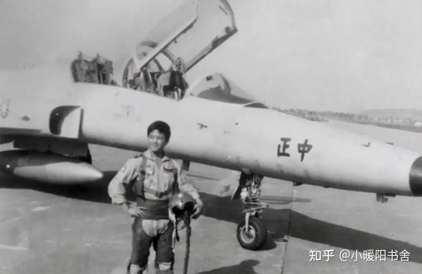 黄植诚:驾百万战机回大陆,,获65万奖金 - 知乎