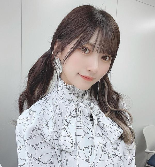 初恋系正妹山田麻莉奈宽松衬衫下半身 白皙嫩腿更是藏也藏不住 Facebook-第10张