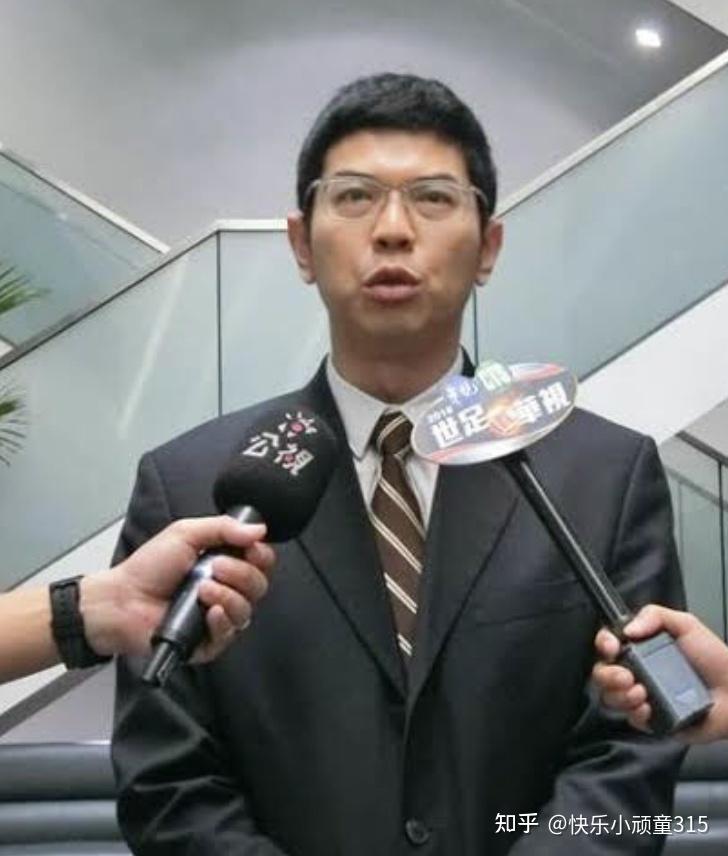 台湾政论节目男主持人图片