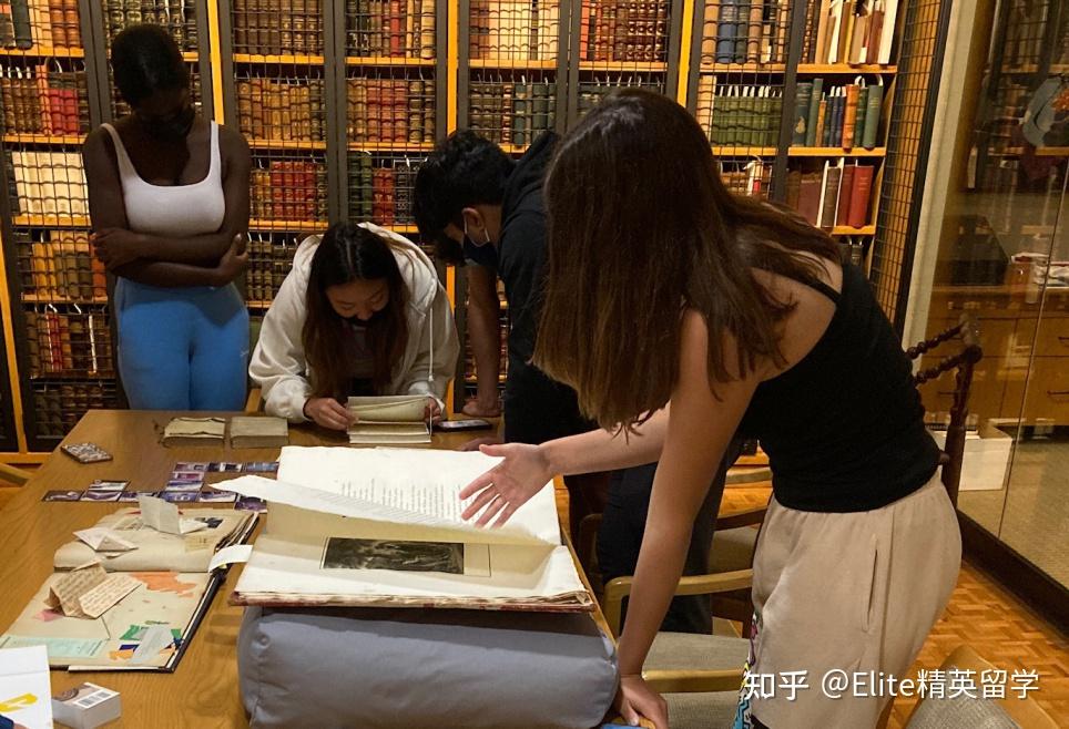 艺术水平高在霍奇基斯中学的任意角落,你都可以看到学生的艺术作品,且