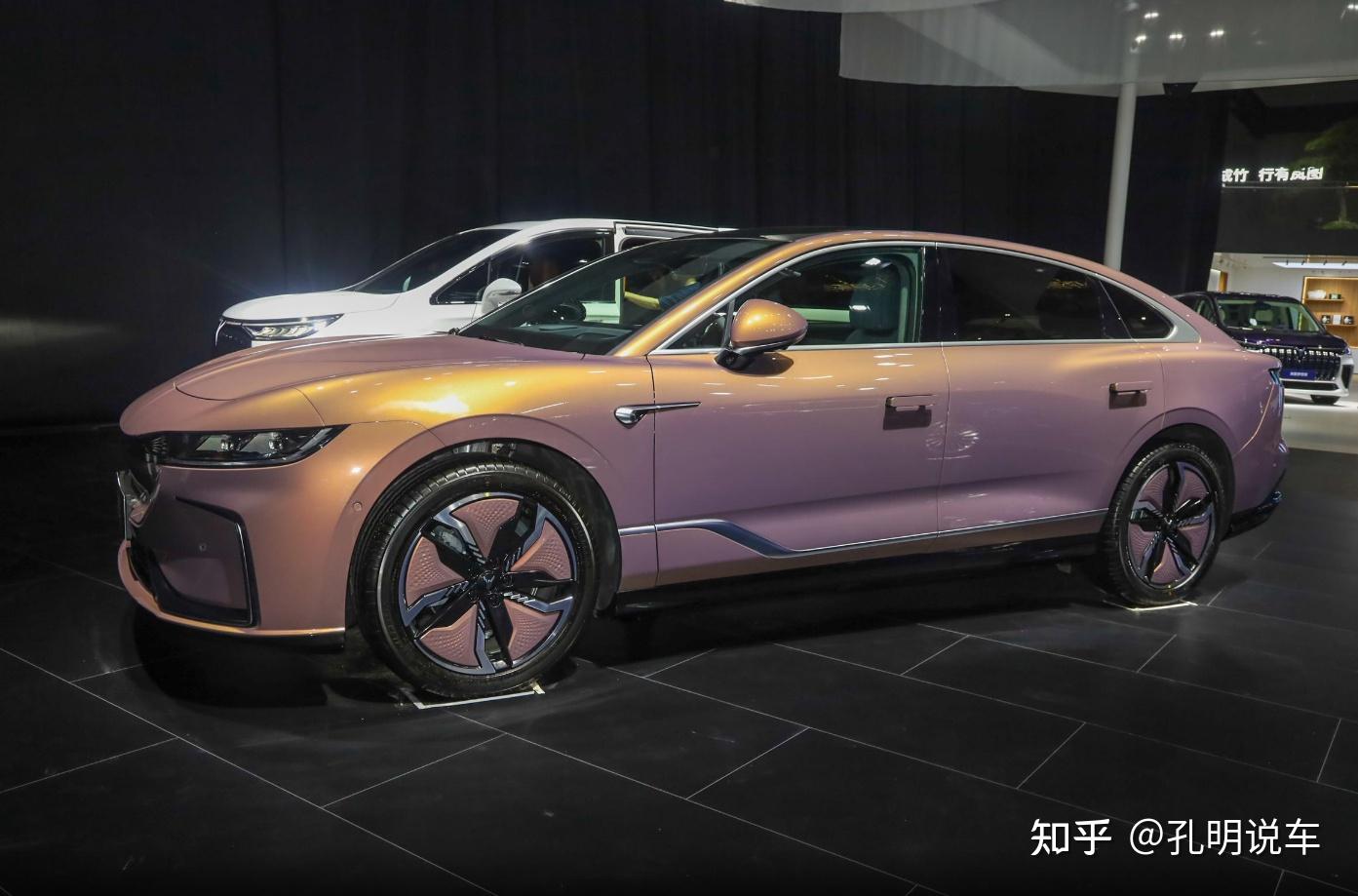 岚图6月交付3007辆,销量陷入魔咒?或许该推出亲民车
