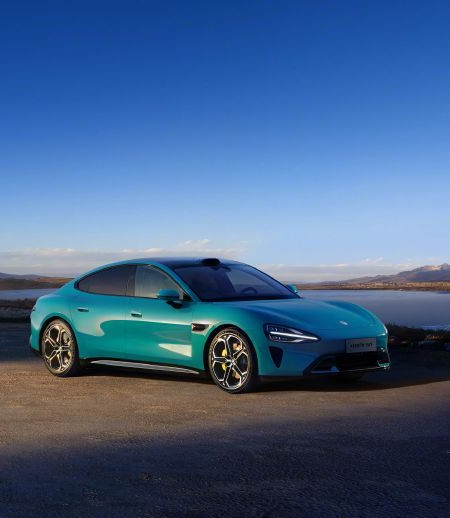 小米汽车正式亮相雷军花了3小时解释它贵在哪