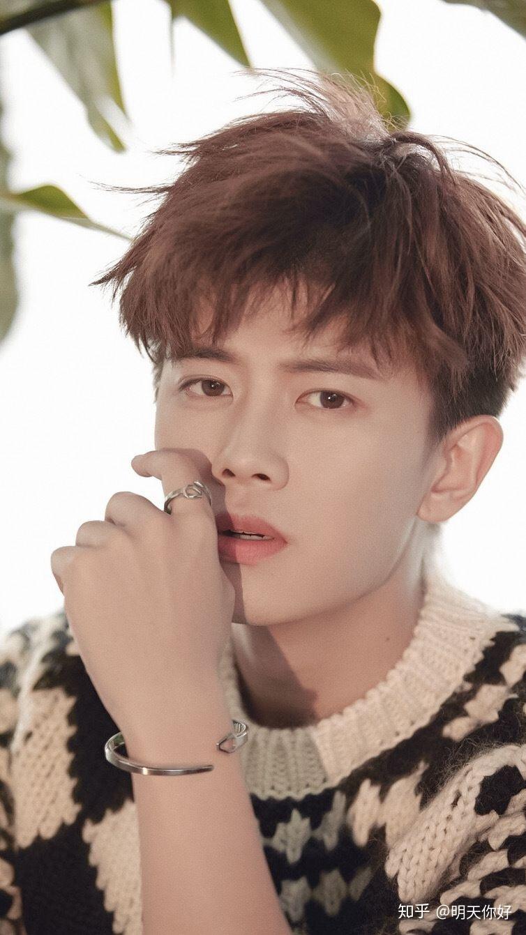 有哪些任嘉伦相关的壁纸