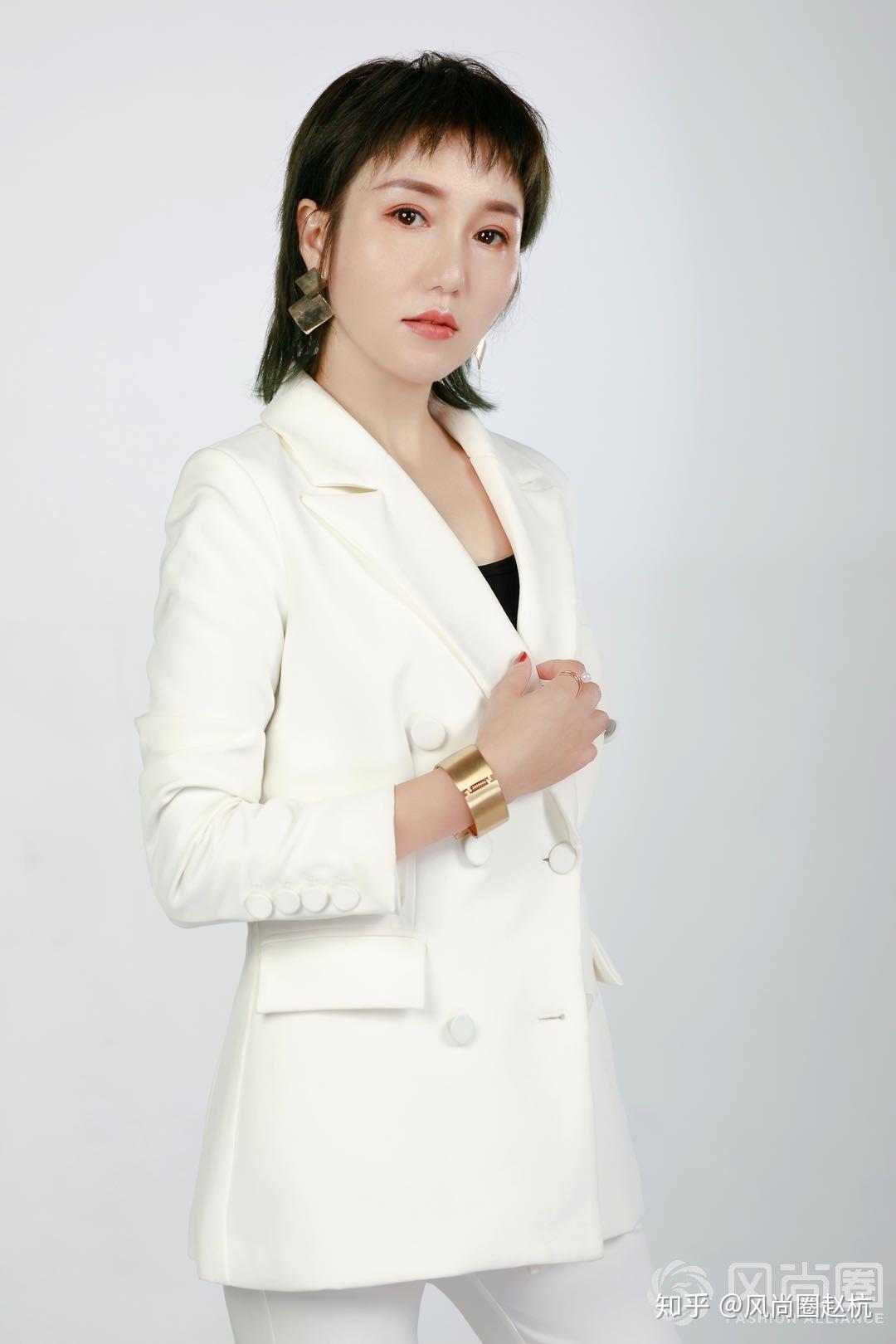 风尚圈联合创始人姜丽老师源于对美术的热爱