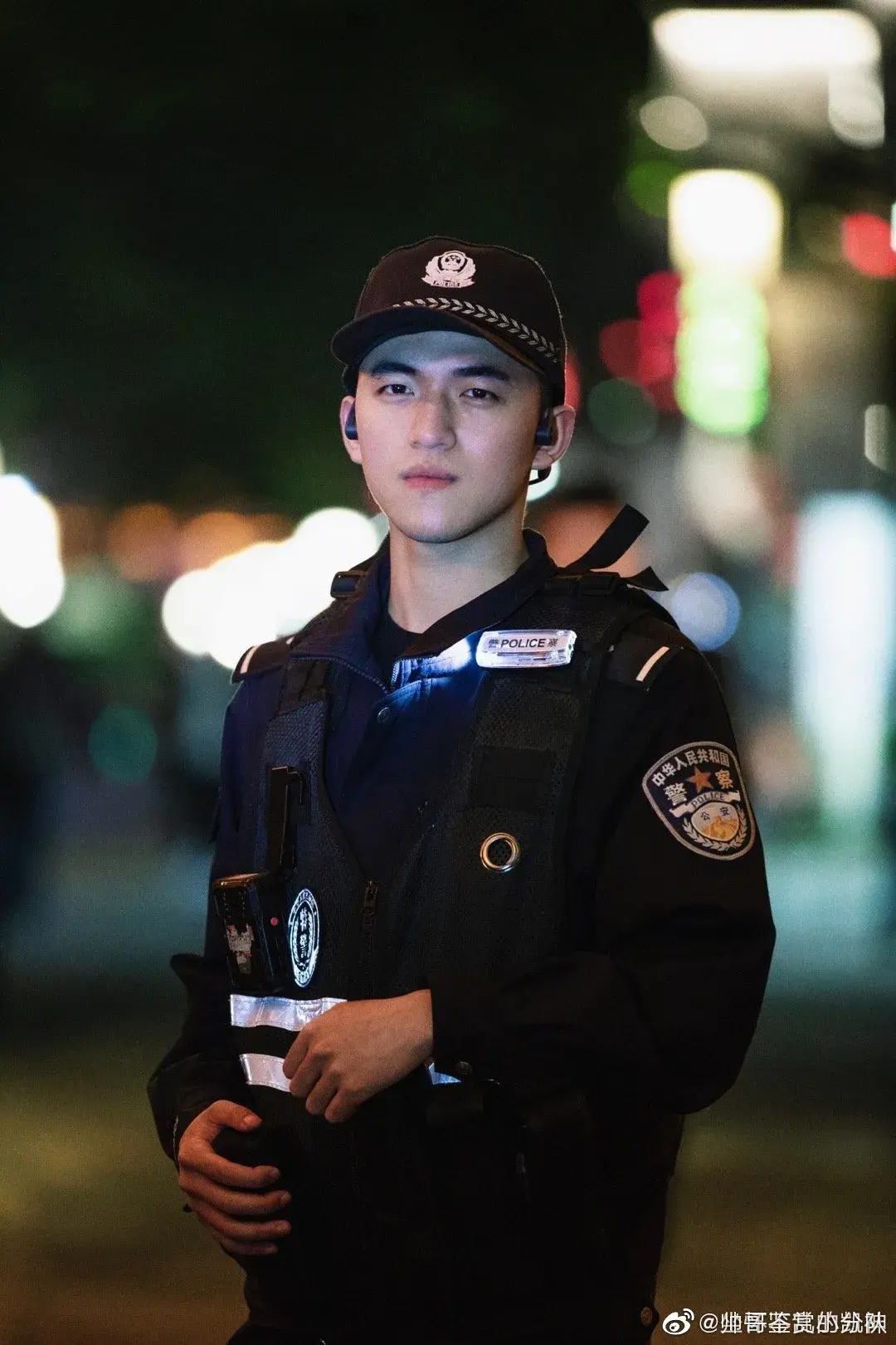 说起素人警察帅哥,怎么能忘了去年爆火的基层f4——"曹家渡男团".