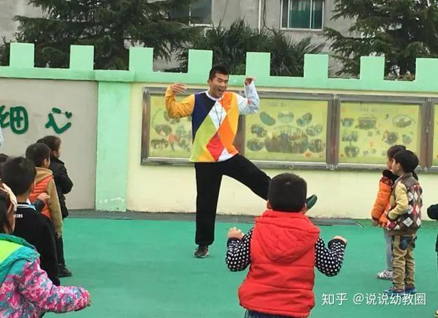 怎么转圈跳舞 v2-cfab058ddead690433e5b18f340c2048_r.jpg