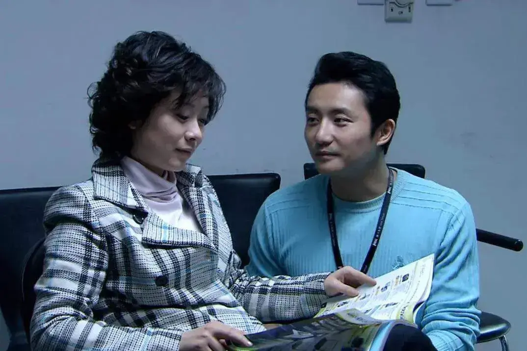 同学眼中的"疯子"海清,《蜗居》让她赚够650万在北京买了大房 - 知乎