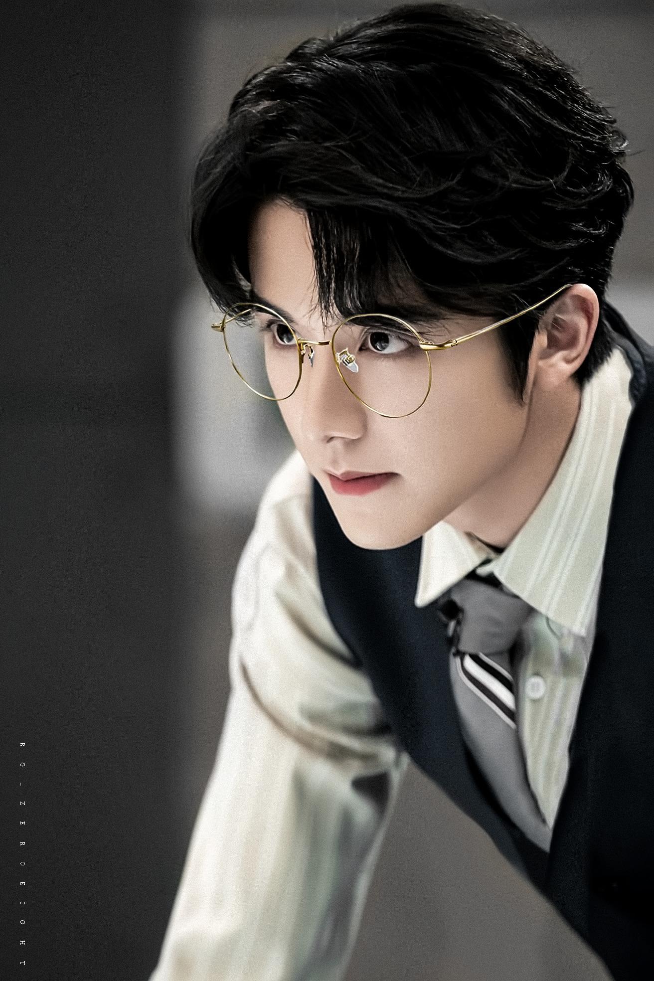 张新成有哪些出圈神图? - 知乎