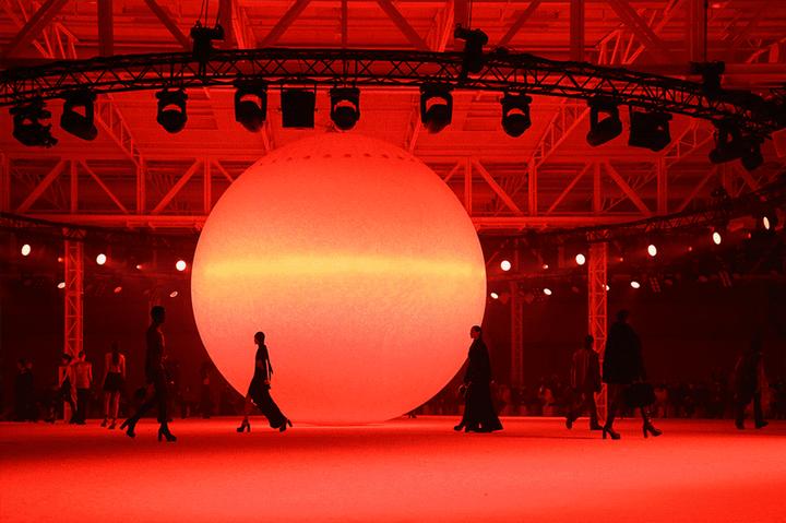 2022秋冬秀秀场灯光设计赏析