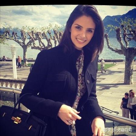 no.1 卡卡的前妻——巴西豪门千金——卡罗琳——168cm