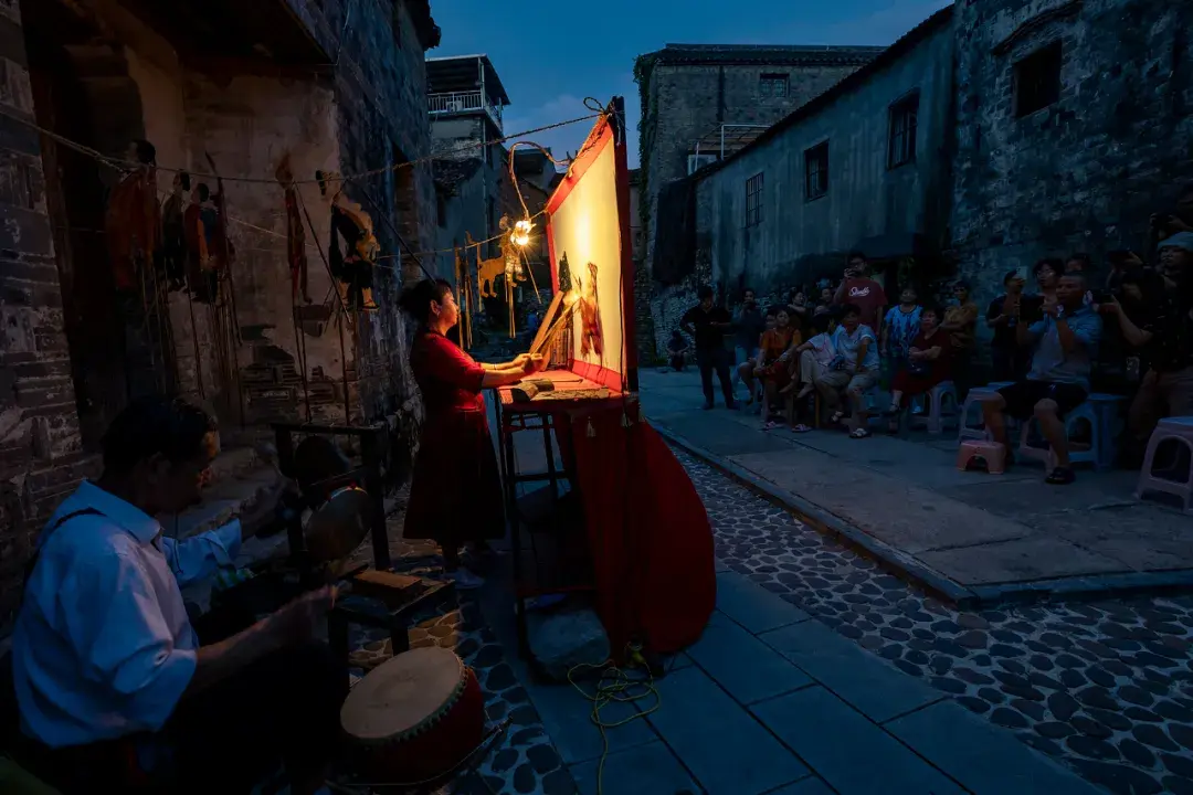 新安江三潭枇杷桃花潭油纸伞老酒坊皮影戏古龙窑摄影团