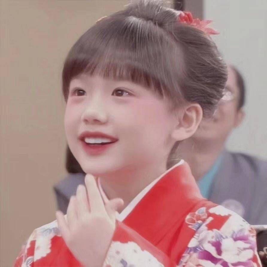 请问请问这个小美女叫什么呀