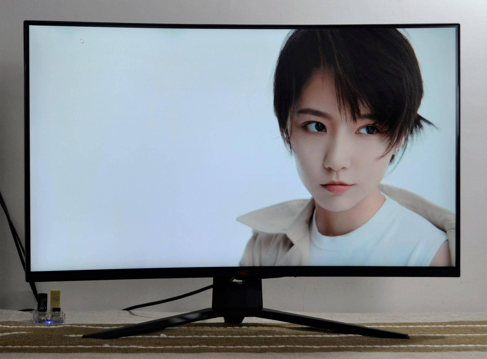 32寸左右显示器如何选择?