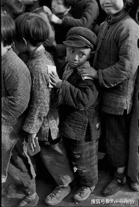 新中国成立70年来人民的穿衣变化,由以绿蓝黑灰为主到超乎想象(上)