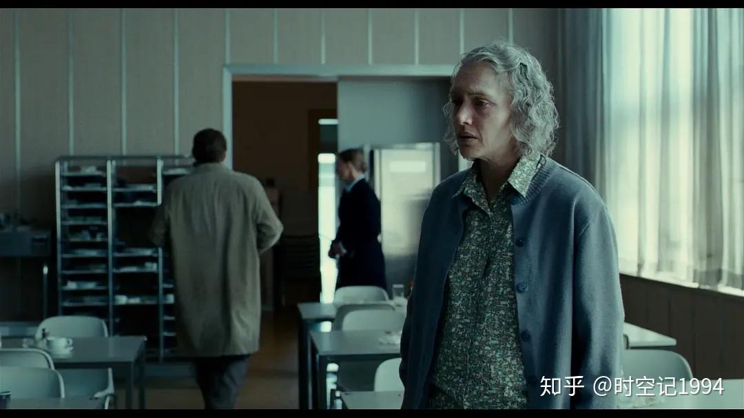 电影朗读者thereader中汉娜为什么最后选择了自杀