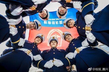 战士的新衣 消防 火焰蓝 制服的小细节 知乎 战士的新衣 消防 火焰蓝 制服的小细节 知乎