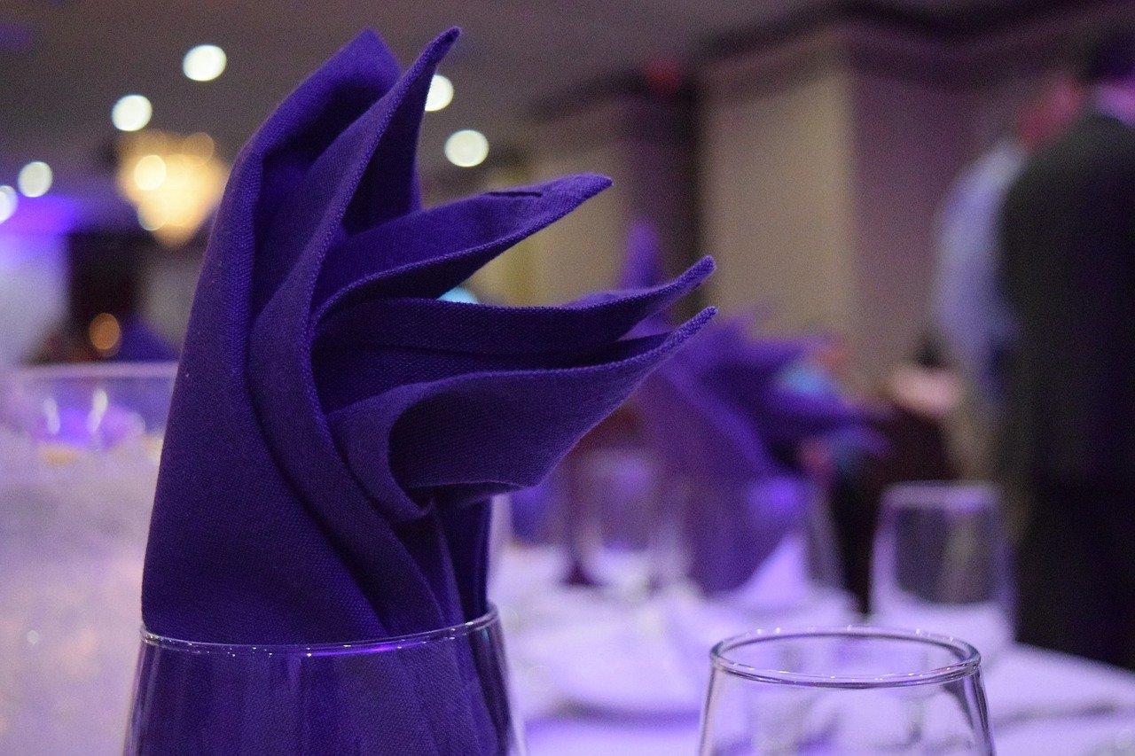 4. 酒柜照明设计