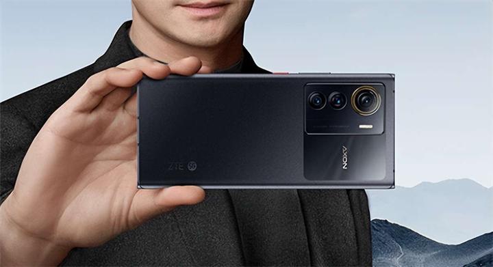 吴京不怕再被骂,放下iphone,改用中兴,网友:知错能改! - 知乎