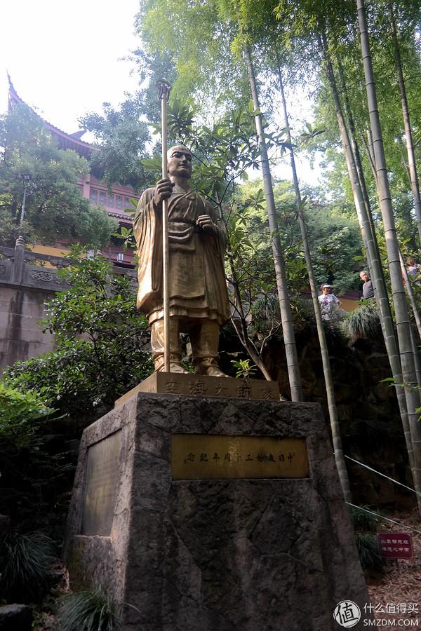 飞来峰和灵隐寺