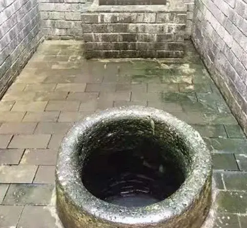 殡仪馆娶亡妻骗钱杀妻冰箱藏shi卖亡妻人设圈钱看完你还敢结婚吗