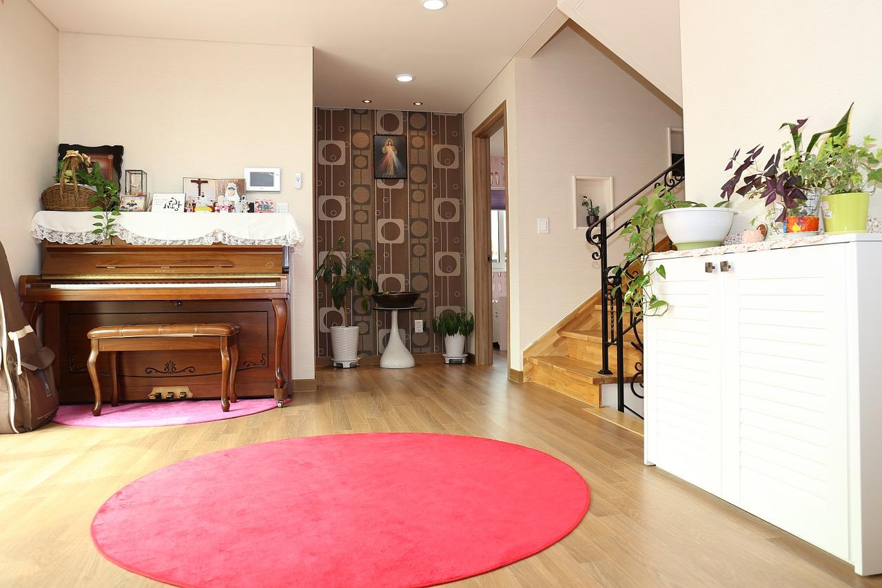 卧室照片墙挂什么位置