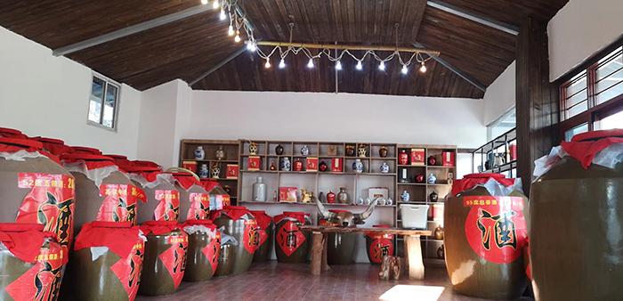 在农村弄套烧酒设备开家小酒坊,自产自销年赚十几万没问题