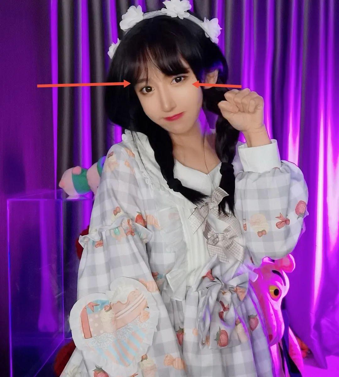 呆妹儿转型失败穿lolita扮嫩引反感眼睛还一大一小不协调