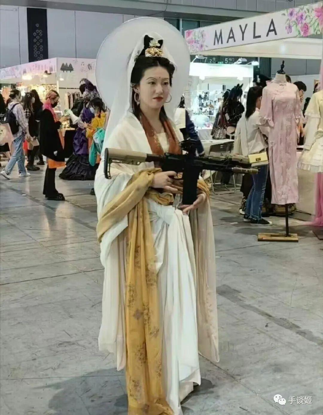 上海漫展上的女菩萨，让所有人都看呆了 - 知乎