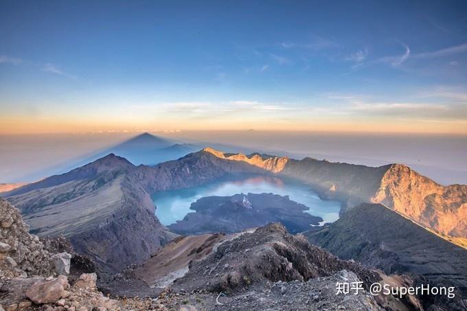 近幾年林賈尼火山,巴厘島阿貢火山多次爆發,這個活動也不是隨時能體驗