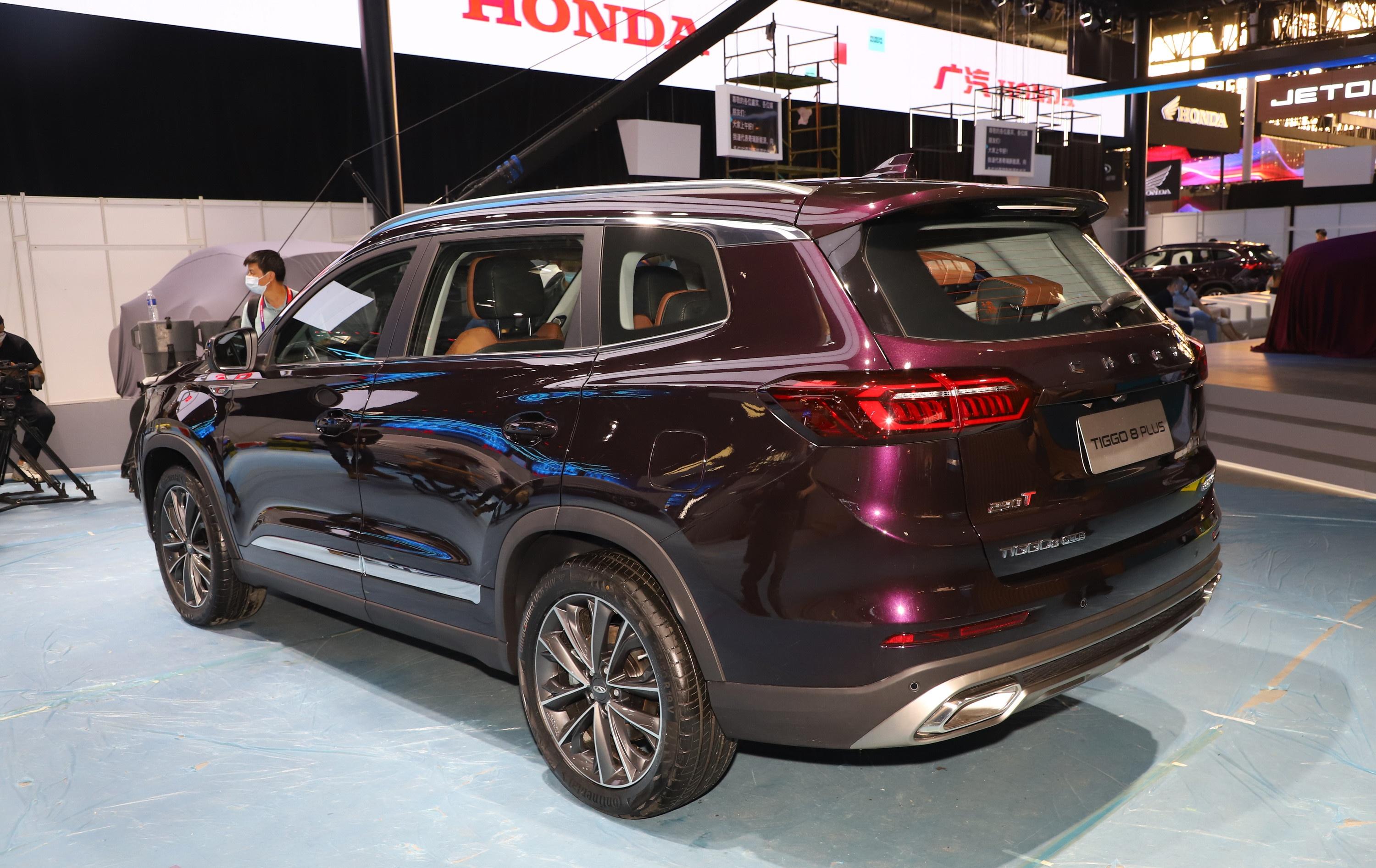 瑞虎8 plus是今年10月才全新上市的车型,虽然同样是定位于b级suv但却