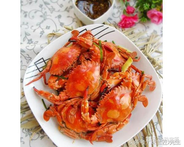 体型特征: 这种蟹壳前部有锯齿状的狼牙刺,蟹螯粗壮多刺,壳摸上去有