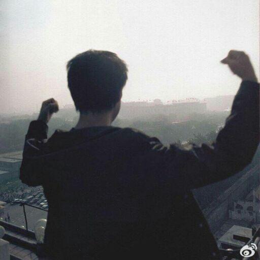 有哪些张国荣的背影图?