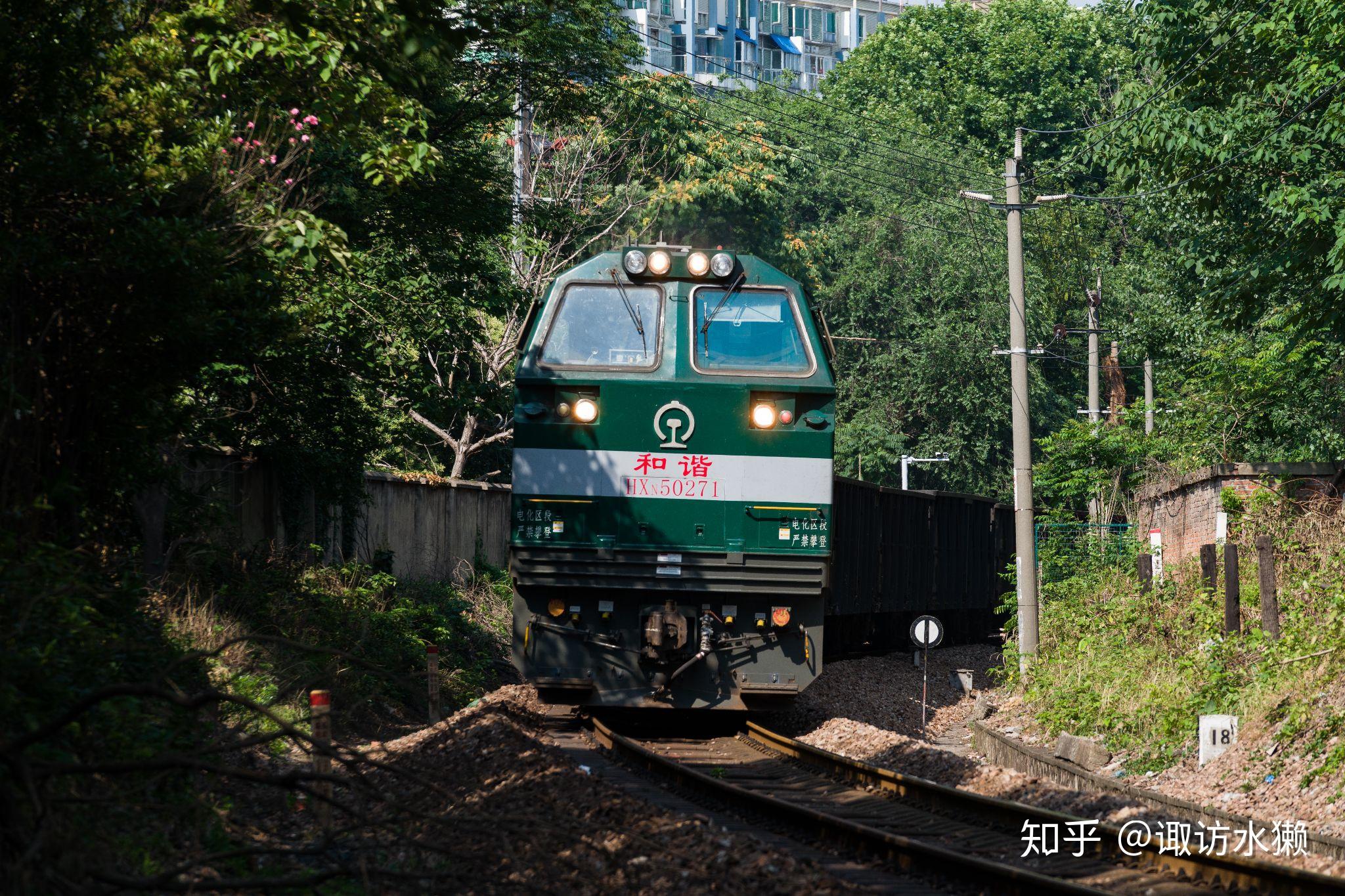 晚上乘坐d718前往天津西,由于担当列车为动力集中型动车组列车就没有
