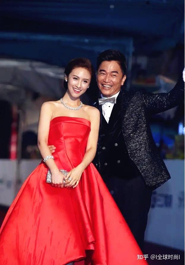 吴宗宪和爱女走红毯秒变宠女狂魔吴姗儒穿红裙高贵迷人