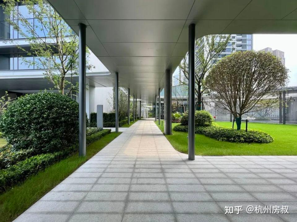 风雨连廊拆除背后的“违建雷” | 房叔说No.743 - 知乎