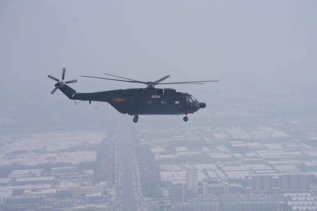 陆航雄鹰炫舞风雪中帅