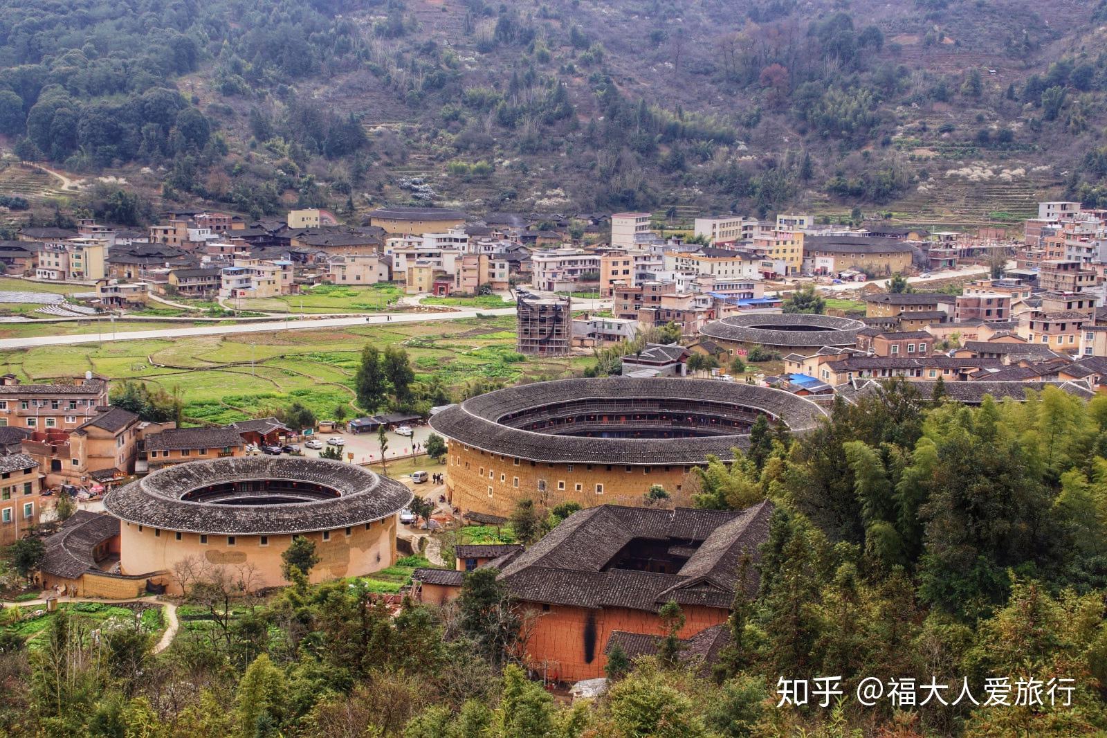 福建山区藏奇葩民居腰粗盖大中空3000多座遍布闽西南崇山峻岭间